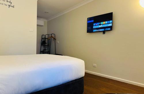 Gumly Gumly Hotel | Seven Inn