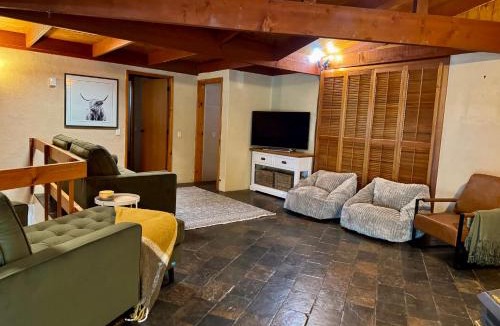 Jindabyne Ski Chalet | Upsandowns - Private pool, Spa, and Sauna
