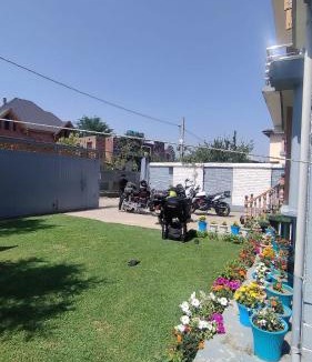 Brein Hostel | Moonshine Homestay Kashmir