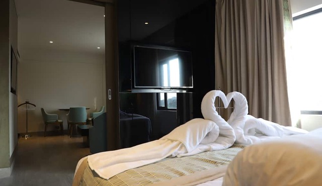 THE CRUZE PREMIUM BOUTIQUE HOTEL