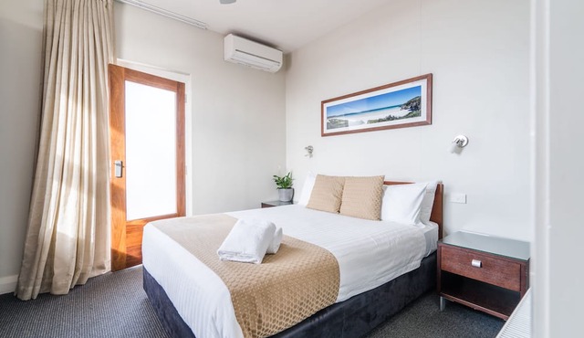 Huskisson Hotel