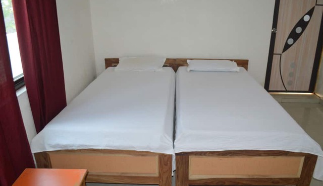 Middle Way Home Stay