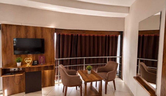 STAR HOTEL