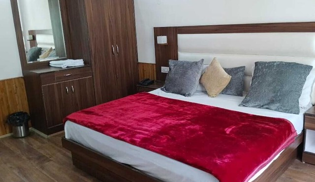 Tirthan Villa Resort
