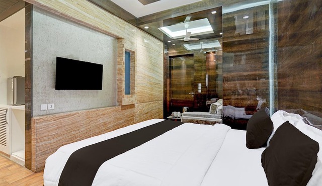Modern Comfort Stays at Swarop Nagar Kanpur