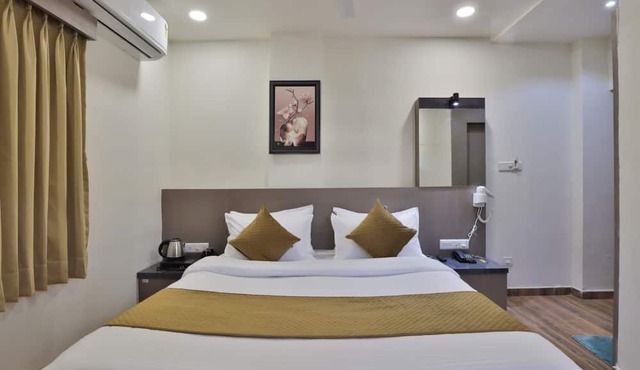 Hotel TGR Rooms