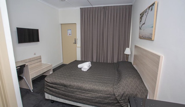 Westside Motor Inn