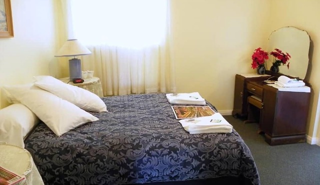 Old Vic Hotel