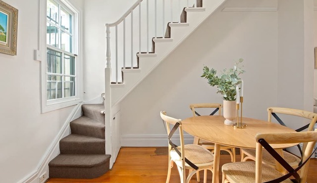 Stylish 2-Bed House with Private Courtyard