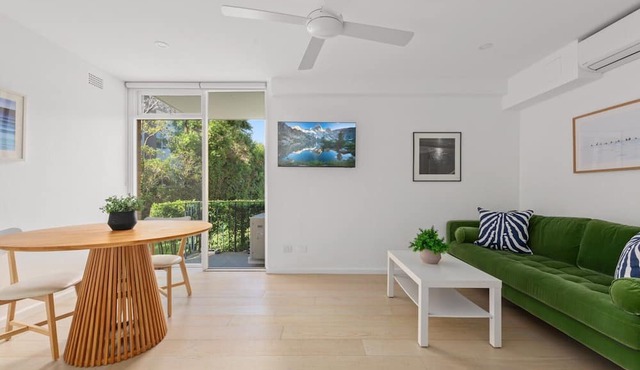 Chic 1-Bed Apartment by Balmoral Beach