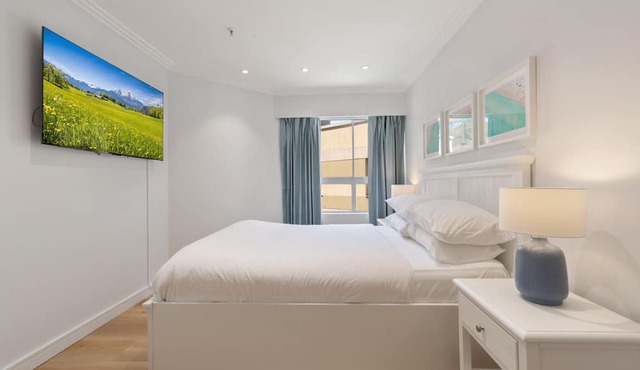 Bright & Spacious 1-Bed in Vibrant Sydney