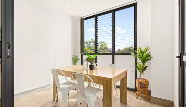 Coastal 2-Bed Apartment near Beach