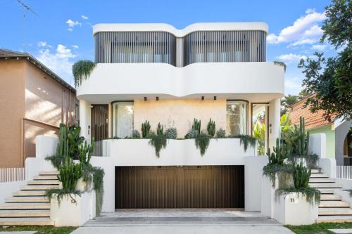Sol Coastal Luxury in Bondi Beach