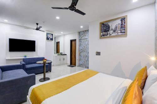 Status By Hotel The Emporio