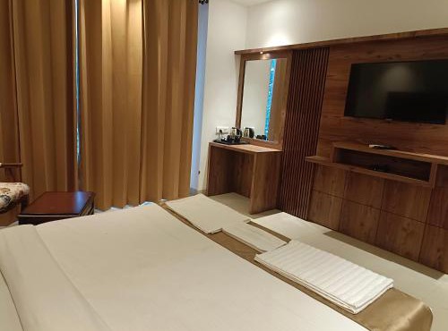 RR Hotel & Resort by Sonachi