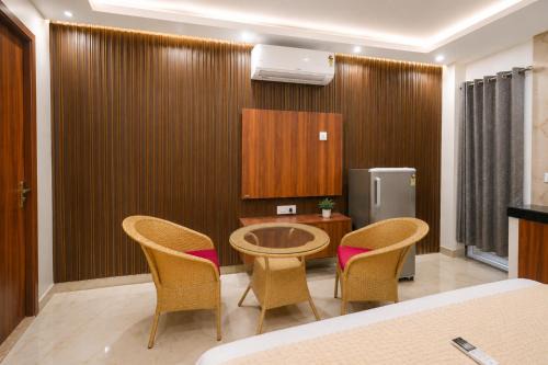 Hotel Meridian Sector 132, Near Max Hospital