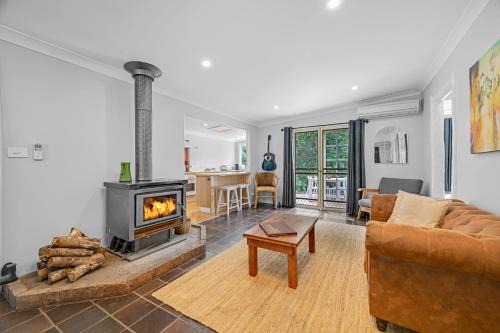 Meadowbrook Lodge Orange - Peaceful country getaway, walk to nearest cellar door, mins drive from 10 wineries & 2 hatted restaurants