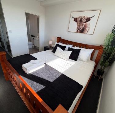 Stylish Escape near DFO and Sydney Olympic Park