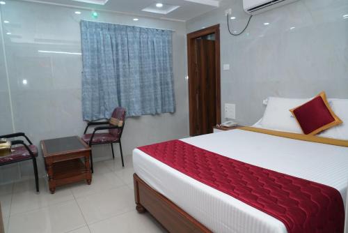 HOTEL THANVI iNN