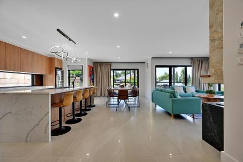 Grand Stirling - Elite Escape, Unparalleled Luxury